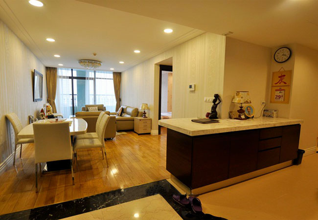2 bedroom apartment in Hoang Thanh high class building