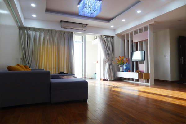 4 bedroom apartment for rent in Cau Giay District