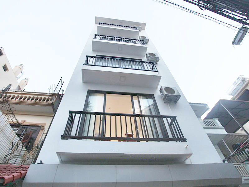 Brand new basic furnished house for rent in Tay Ho
