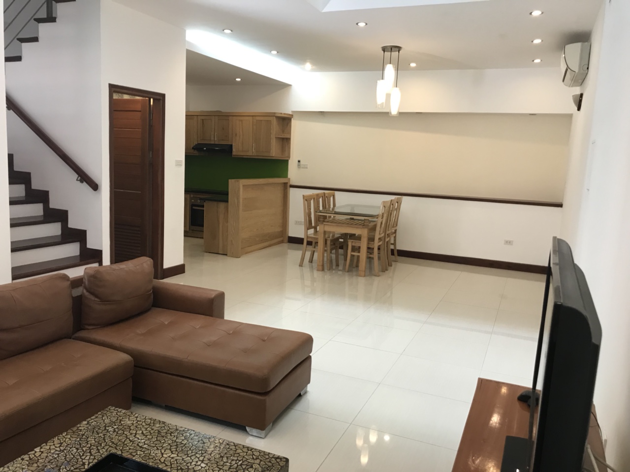 Fully furnished house in Tay Ho street, walking to West lake