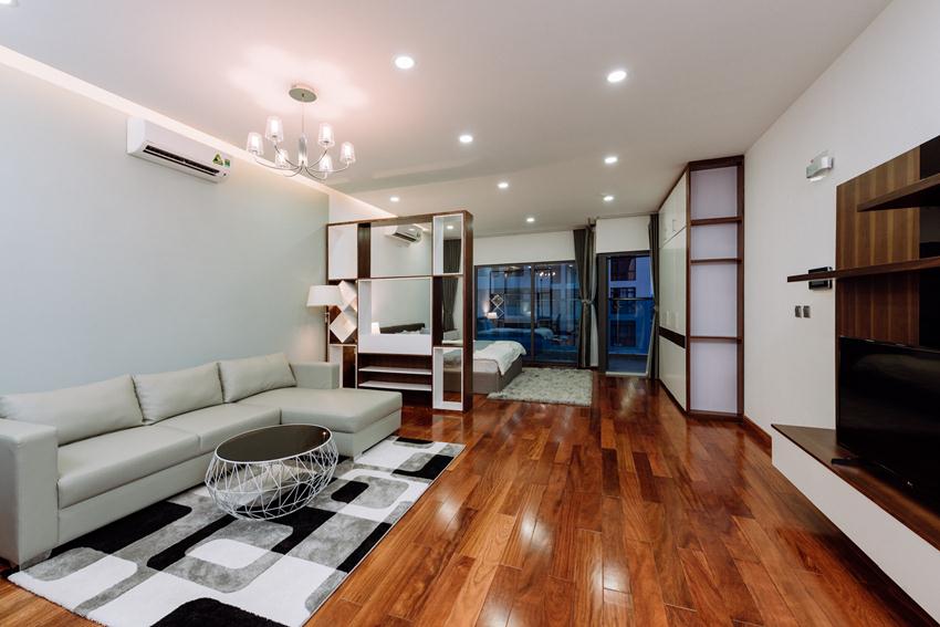 Fully serviced apartment in Trang An complex