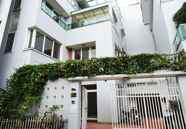 Unfurnished house for rent in Tay Ho district, lake view