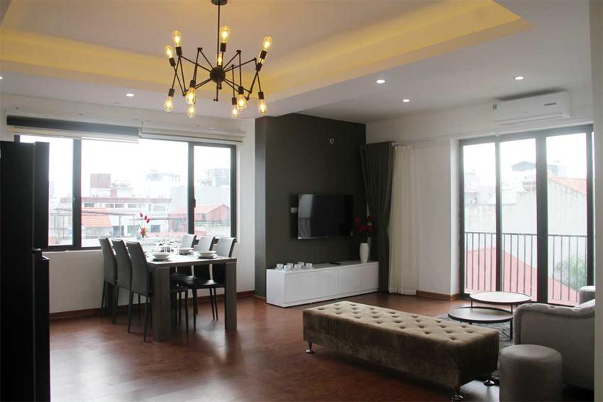 2 bedroom apartment for rent in 31 Xuan Dieu 