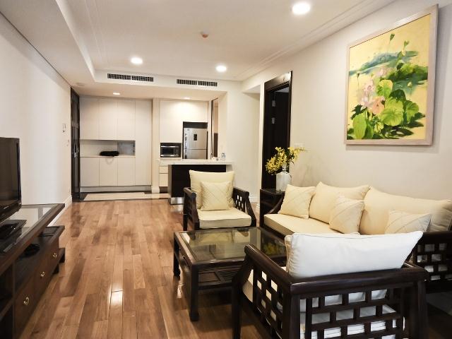 2 bedroom apartment in Hoang Thanh Tower for rent 