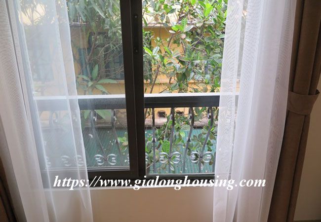 Brand new serviced apartment in Tran Quoc Toan for rent 11