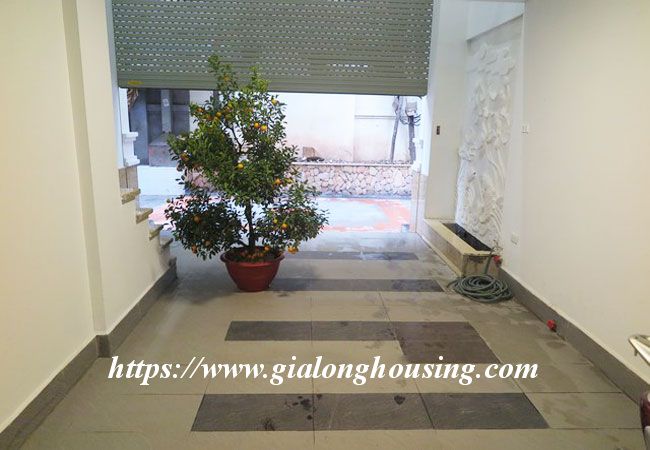 Brand new serviced apartment in Tran Quoc Toan for rent 2