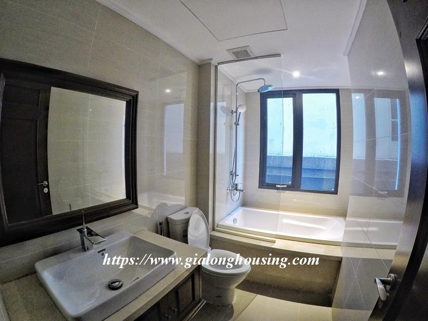 Brand new apartment in Tran Quoc Toan for rent 8
