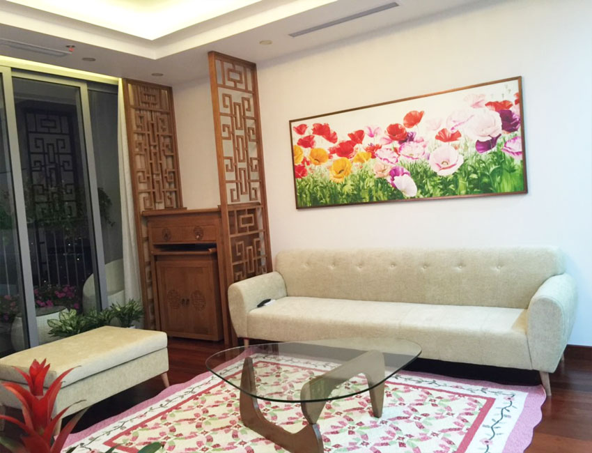 3 bedroom apartment in Vinhomes Nguyen Chi Thanh for rent 