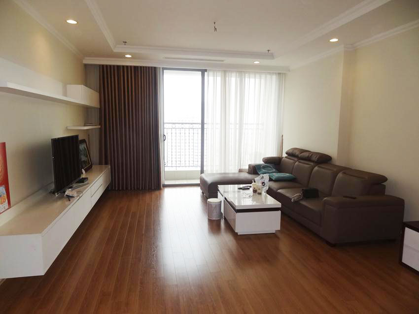 3 bedroom bed apartment in Vinhomes, near Lotte for rent