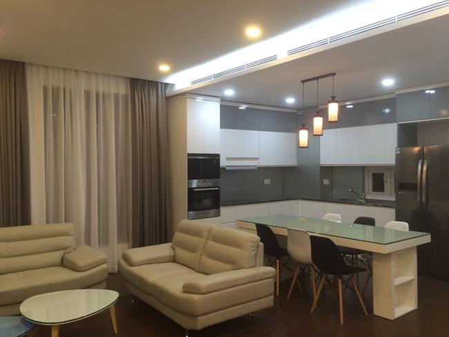 3 big bedroom apartment in Tue Tinh for rent 