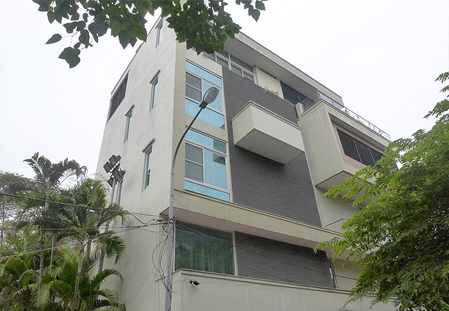 Big villa with inside elevator for rent in Tay Ho 