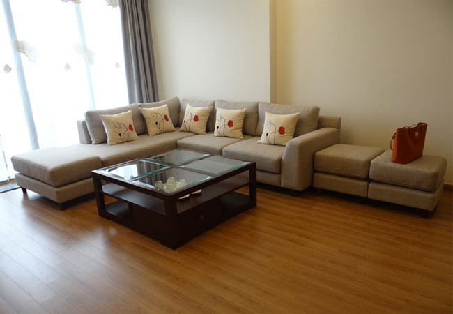 Brand new apartment in Vinhomes Nguyen Chi Thanh for rent 