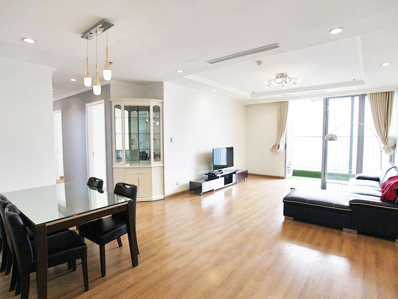 Bright 3 bedroom apartment in Vinhomes Nguyen Chi Thanh 