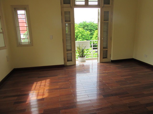 Bright house in Vuon Dao for rent 