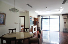 Căn hộ 2 phòng ngủ  đầy đủ nội thất hiện đại cho thuê tại chung cư Vincom. Bà Triệu