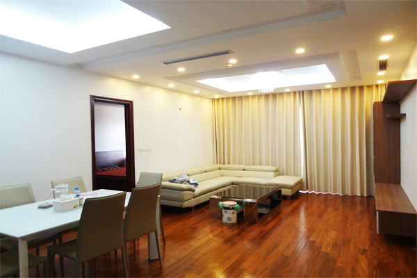 Căn hộ mới 3 phòng ngủ đầy đủ nội thất ở chung cư cao cấp Golden Palace
