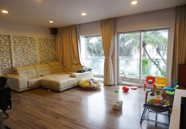 Fully furnished apartment in low floor of Golden Westlake building 