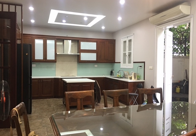 Fully furnished house in Tay Ho street, near West lake 