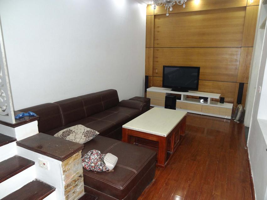 Fully furnished house in Thuy Khue, Ba Dinh for rent 