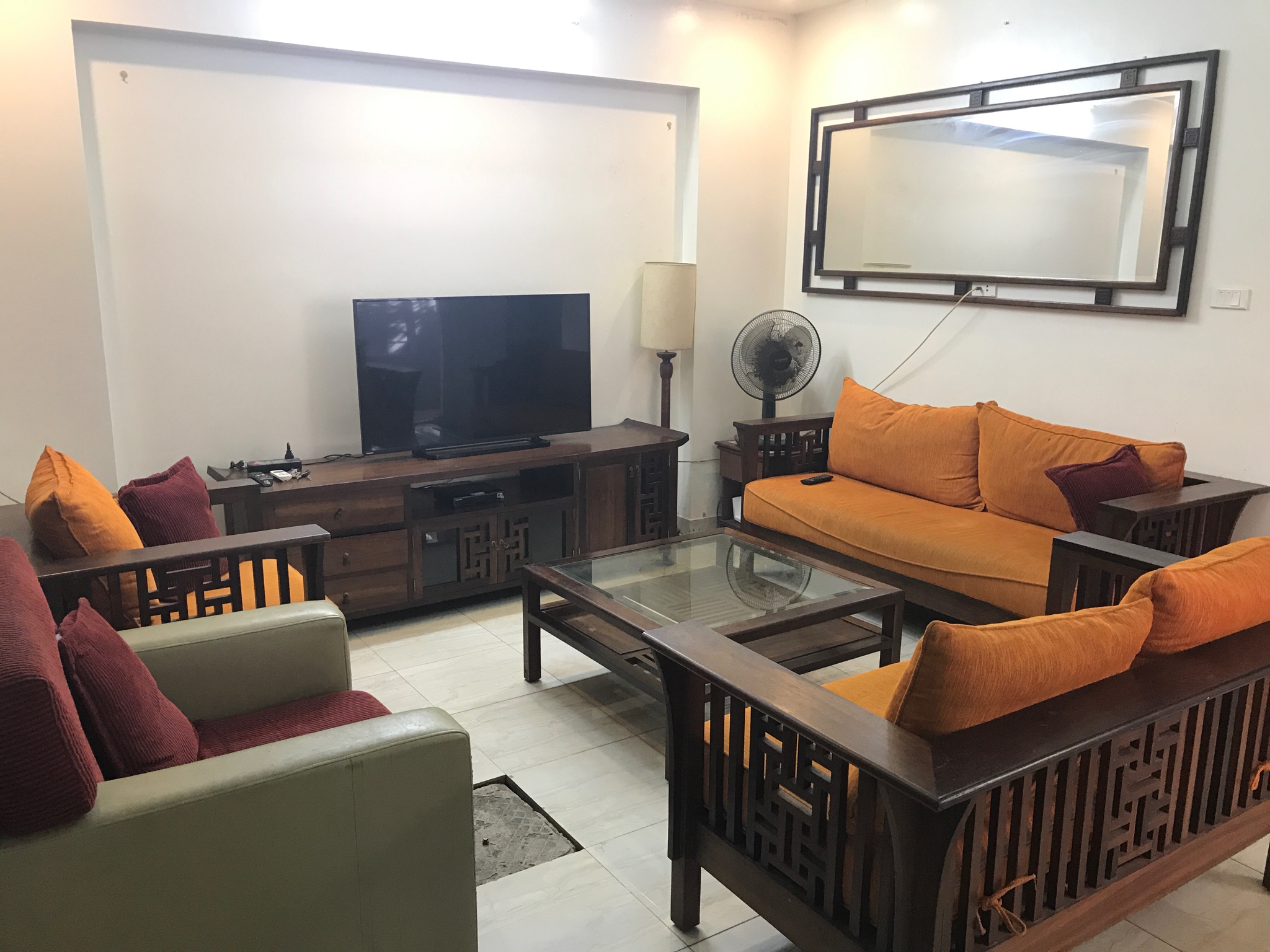 Fully furnished house in Thuy Khue for rent 