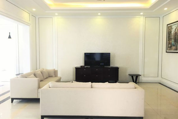 Fully furnished villa for rent in Hoa Sua road, Vinhomes Riverside