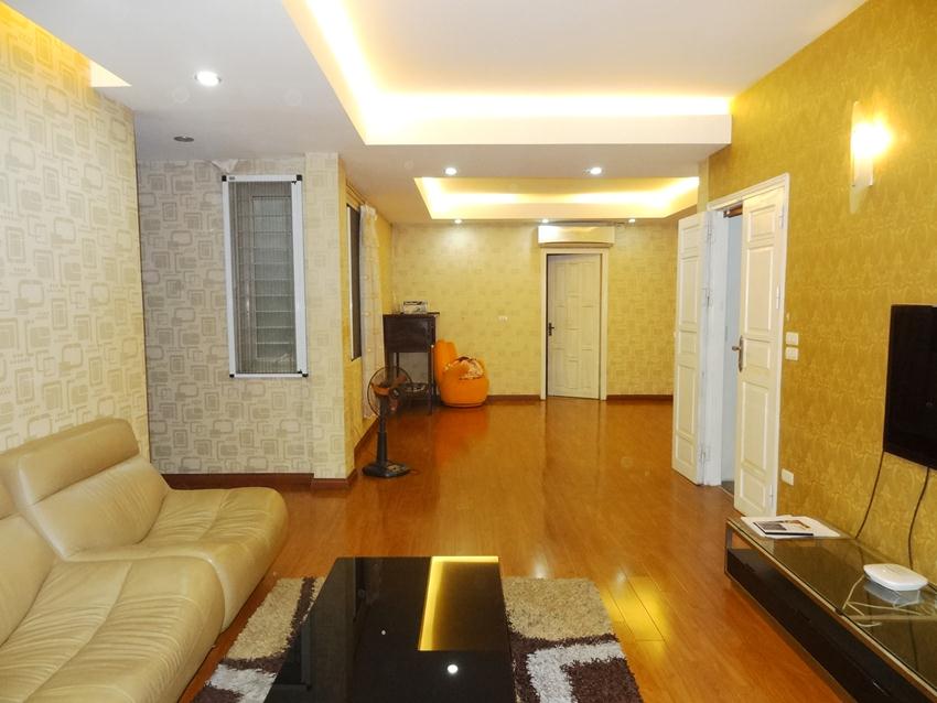 Furnished apartment with 3 bedroom in Quan Ngua for rent 