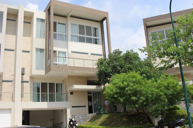 High class villa in newest block of Ciputra for rent 