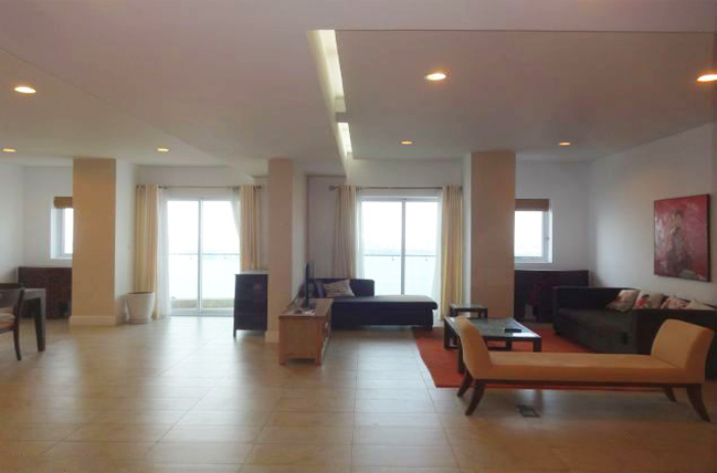 High end apartment in high floor of Golden Westlake Hanoi 