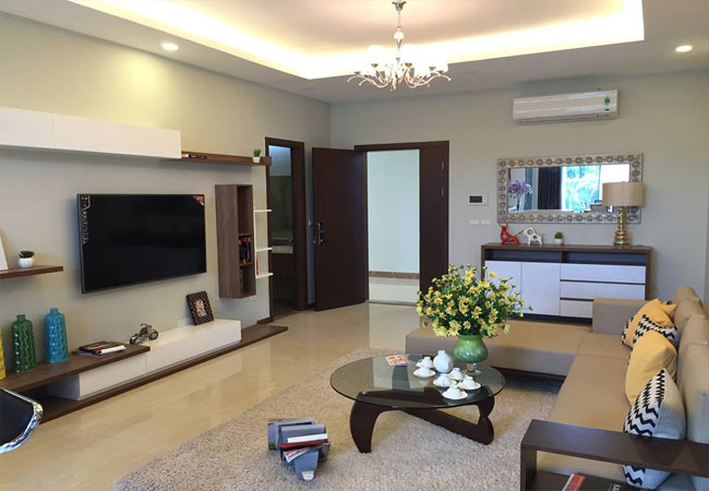 High floor apartment in Trang An complex Hoang Quoc Viet