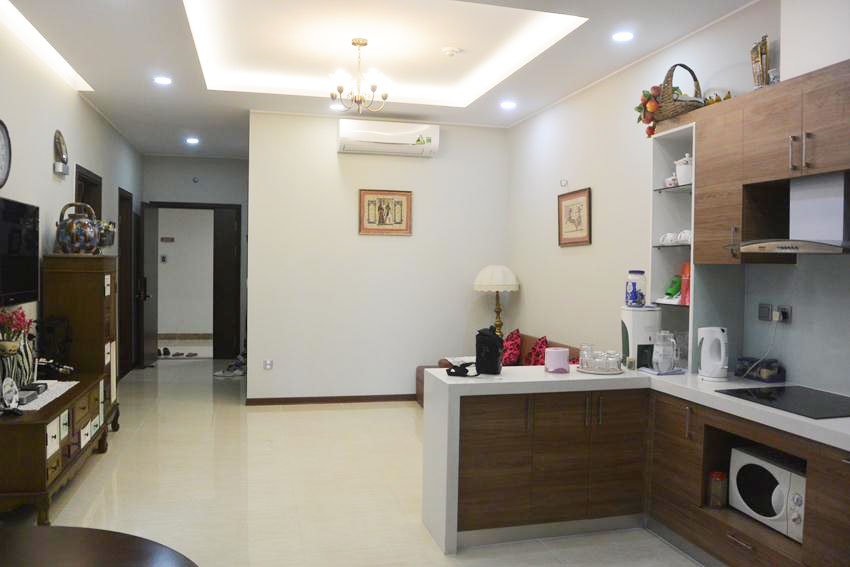 High floor apartment with 02 bedrooms in Trang An complex 