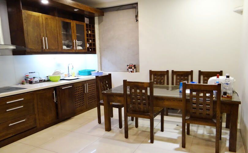 House for rent: 6 bedrooms with elevator, Doi Can street 