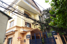 House for rent in Xom Chua area,Tay Ho dist,courtyard,roof terrace