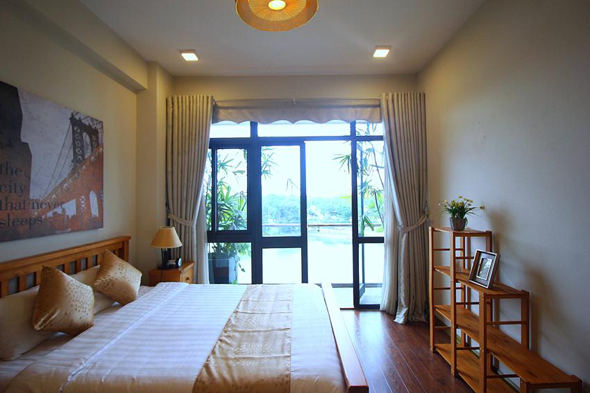 Lake side studio apartment in Ba Mau lake 