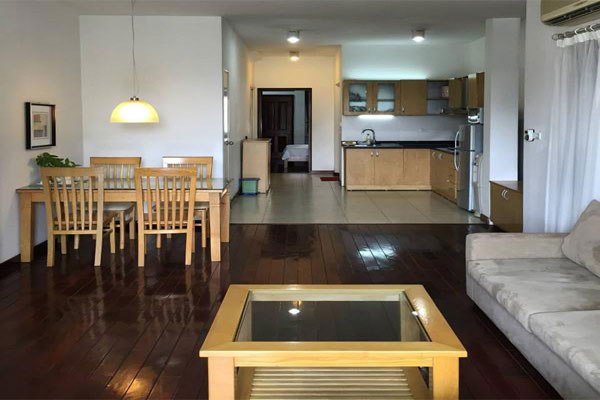 Lake view apartment in Pham Huy thong street, Ba Dinh district 