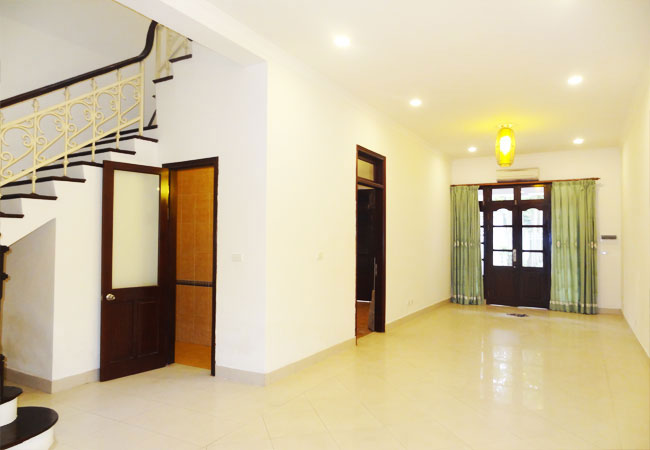 Newly renovated unfurnished villa for rent in C block 