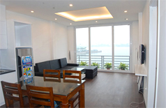 Nhat Chieu lake front apartment 