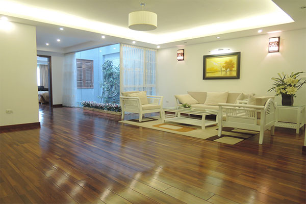 Nice and bright apartment in Thuy Khue street, near West lake 