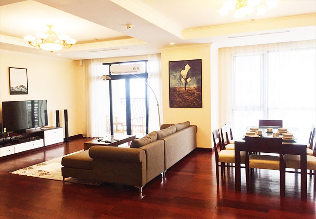 Nice furnished apartment for rent at Royal City