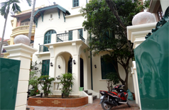 Nice villa for rent To Ngoc Van , Tay Ho district 
