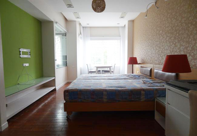One bedroom apartment for rent near Tran Duy Hung street 