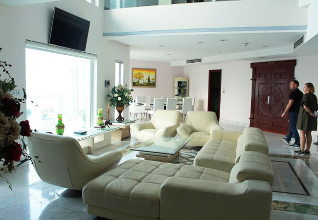 Penthouse apartment for rent in Golden West lake 