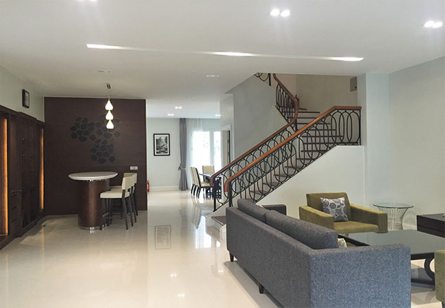 Semi-detached villa in Hoa Sua road, Vinhomes Riverside