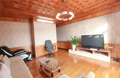 Serviced apartment in front of Truc Bach lake