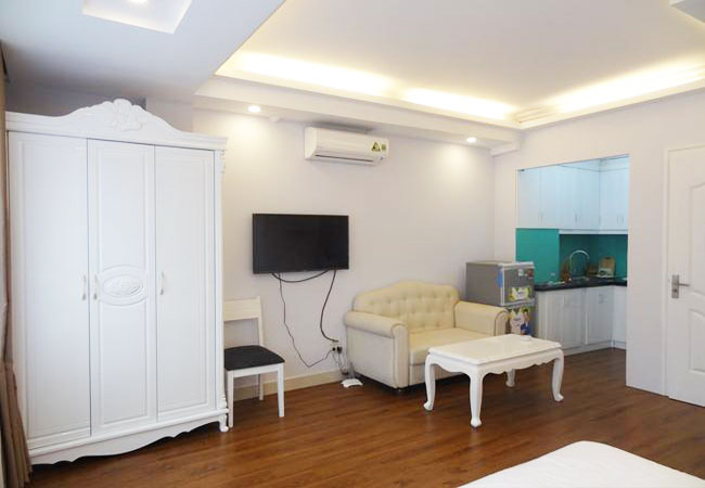 Studio serviced apartment in Trung Kinh, near Tran Duy Hung 
