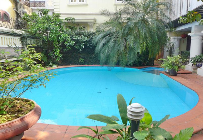 Swimming pool fully furnished villa in To Ngoc Van for rent 