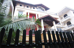 Swimming pool villa with 5 bedrooms for rent in Xuan Dieu street, Tay Ho Hanoi