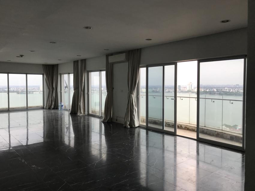 Unfurnished apartment for rent in Golden Westlake 