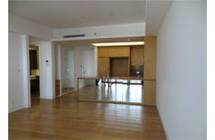 Unfurnished apartment for rent in IPH building