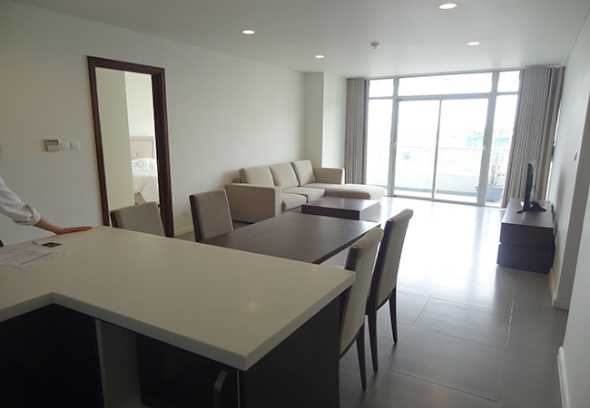 Watermark lake view apartment for rent, Lac Long Quan 